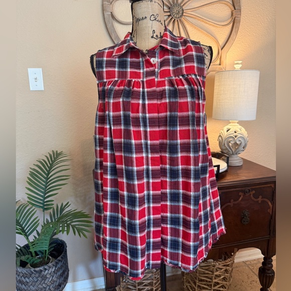 Easel Oversized Red and Black Checkered Sleeveless Top with Raw Hem - Picture 1 of 12